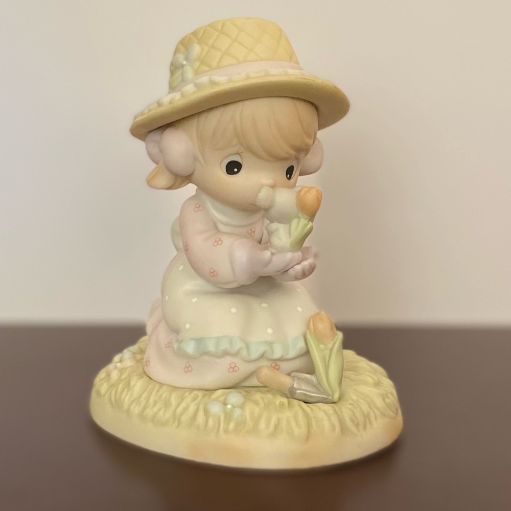 ‘Lord Let Our Friendship Bloom’ Precious Moments Gardening Figurine  #879126